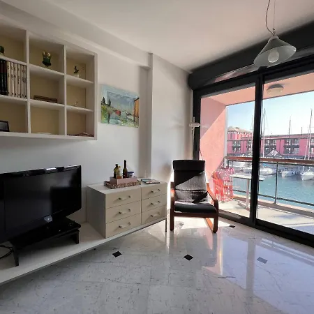 Oreste'S Apartment Apartman *